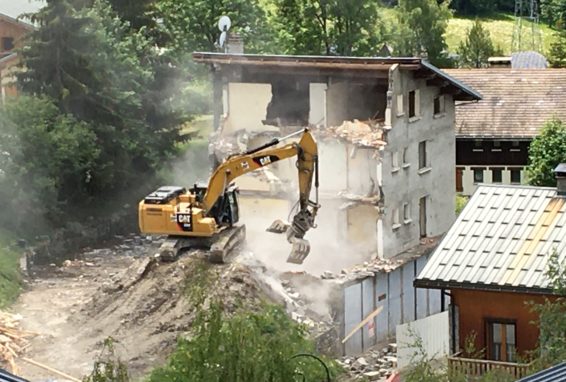 Phase 1 démarrage des travaux : démolition - Les Chalets de la Combe